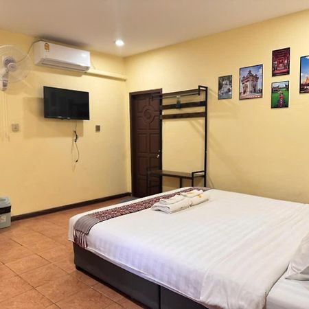 Yula Hotel Thatluang Vientiane Buitenkant foto