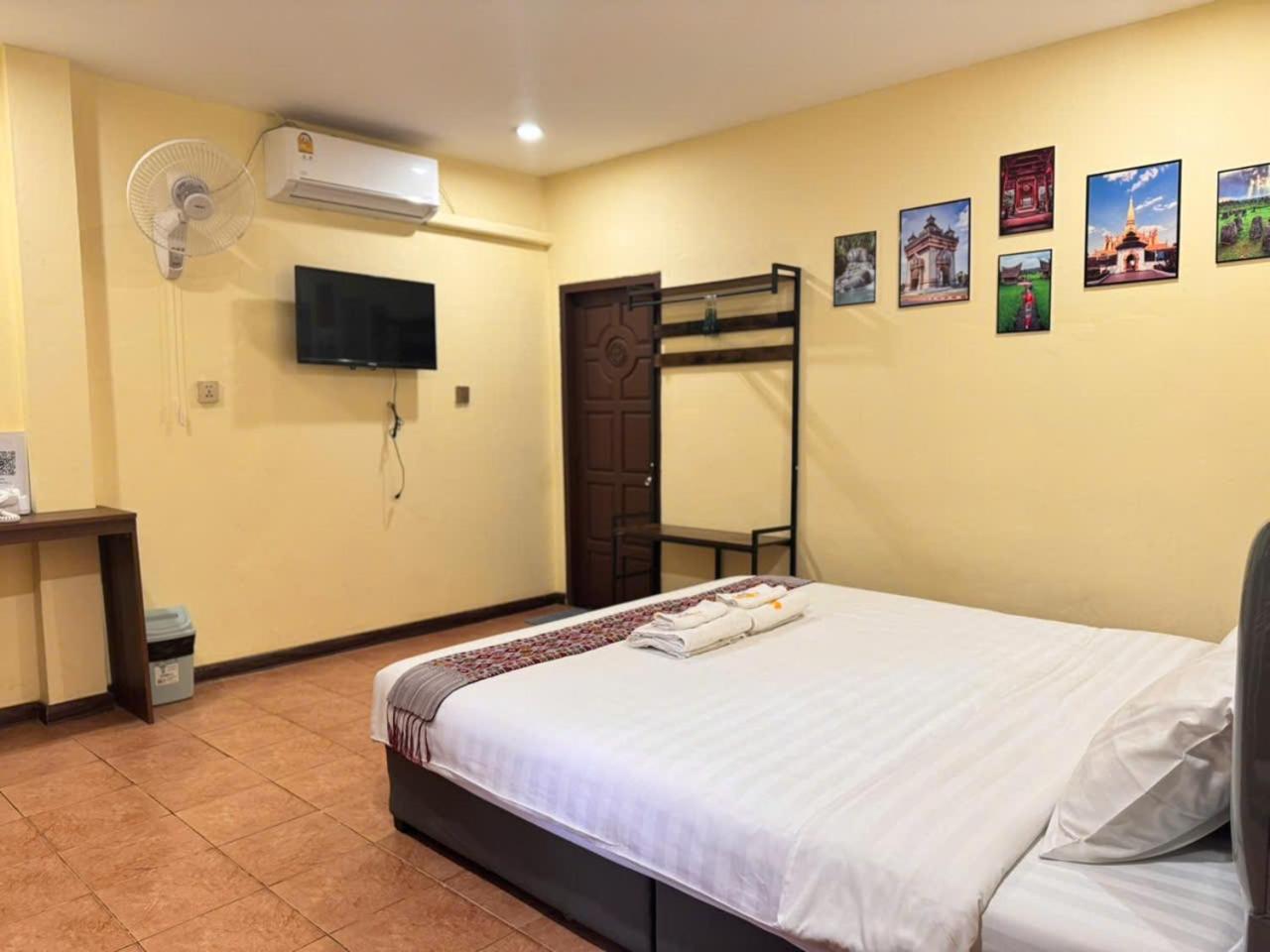 Yula Hotel Thatluang Vientiane Buitenkant foto