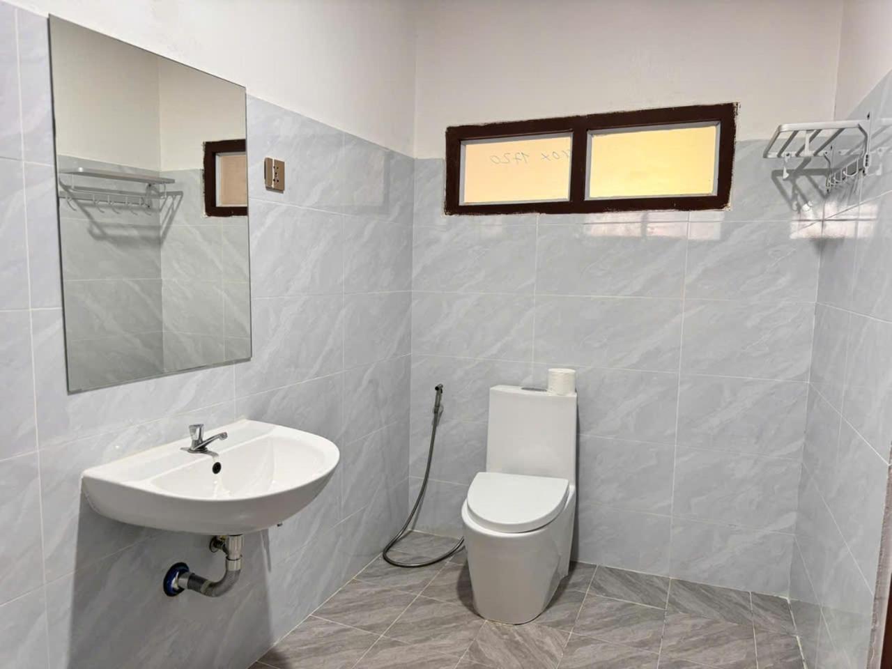 Yula Hotel Thatluang Vientiane Buitenkant foto